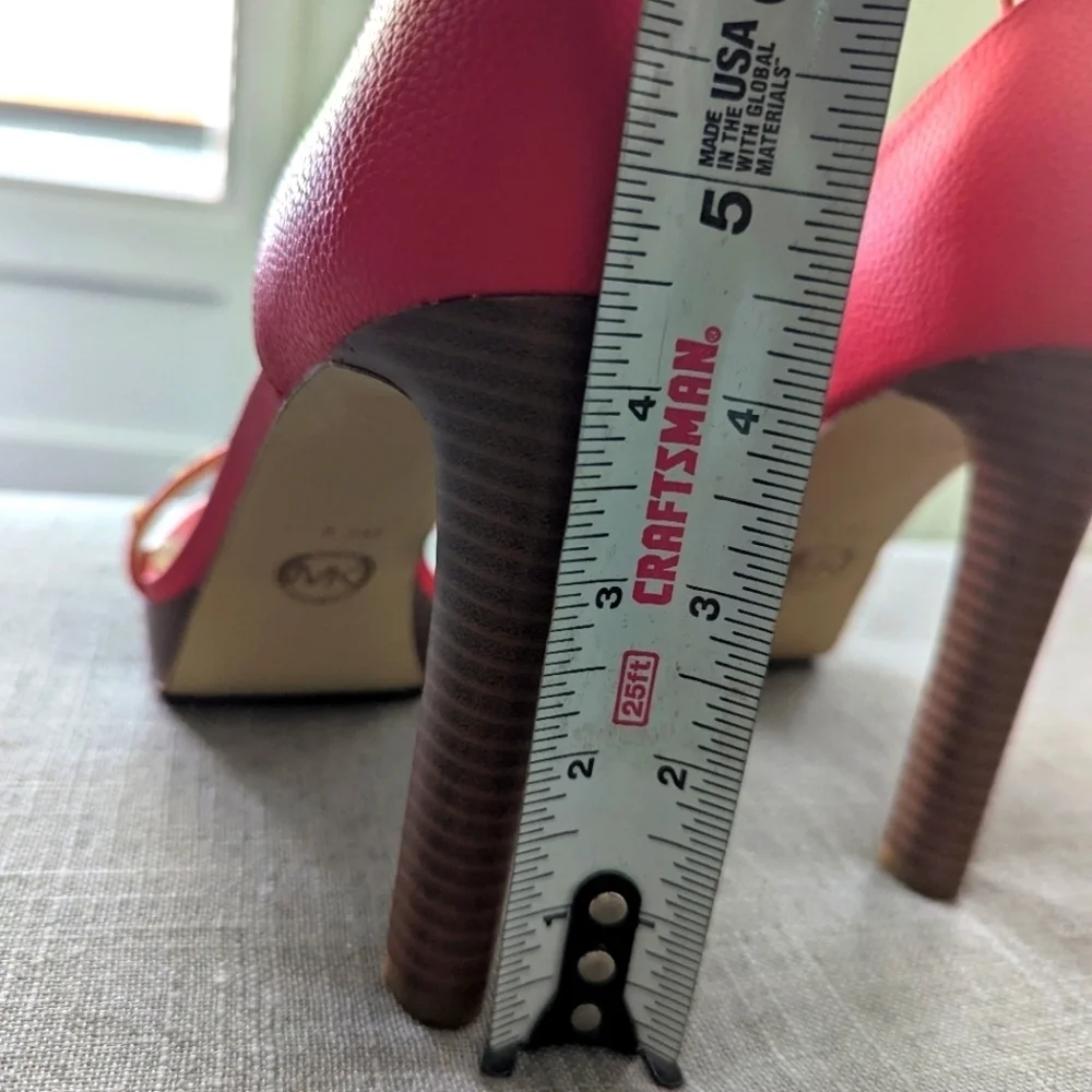 Michael Kors Margot Platform Tumbled Faux Leather Size 8.5 M